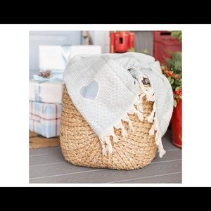 Winter Jilly Box Droplet Home Goods Throw